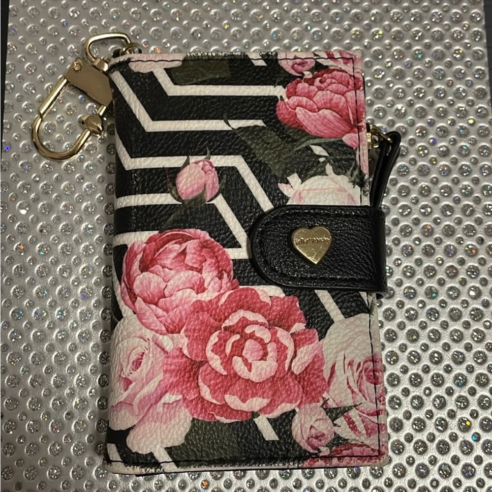 🌹Betsey Johnson Keychain Wallet🌹✨